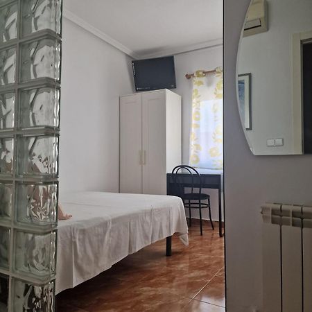 Pension Navarra Мадрид Екстер'єр фото