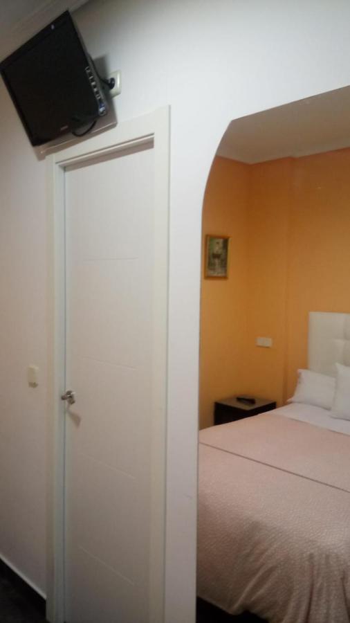 Pension Navarra Мадрид Екстер'єр фото