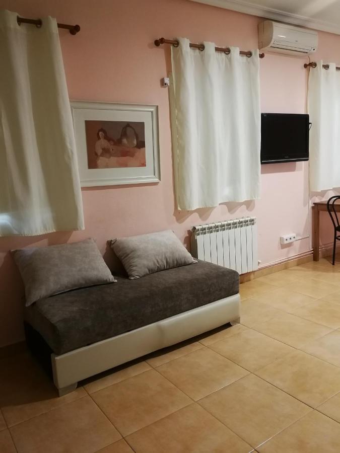 Pension Navarra Мадрид Екстер'єр фото
