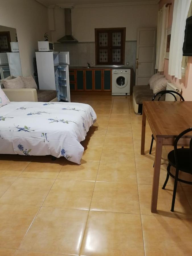 Pension Navarra Мадрид Екстер'єр фото