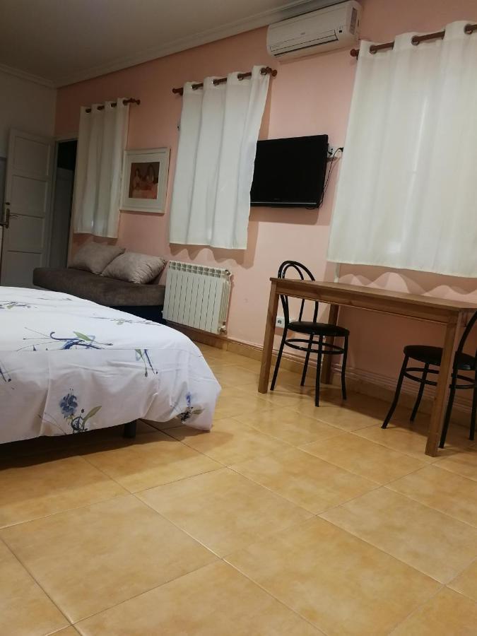 Pension Navarra Мадрид Екстер'єр фото