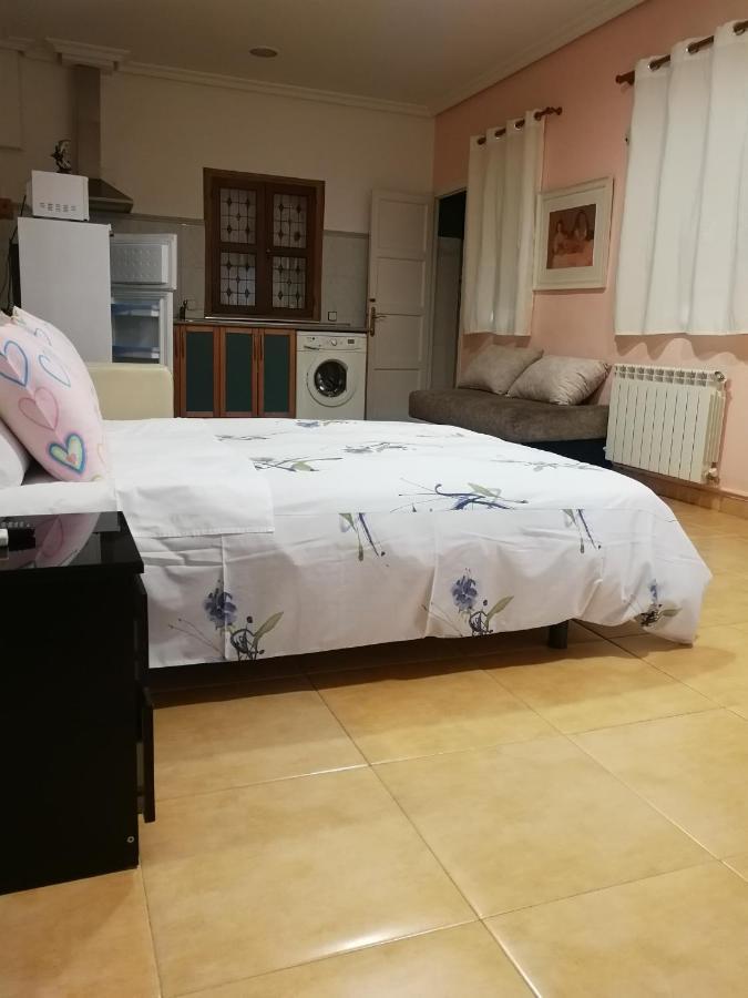Pension Navarra Мадрид Екстер'єр фото