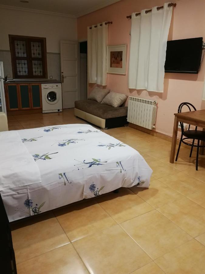 Pension Navarra Мадрид Екстер'єр фото