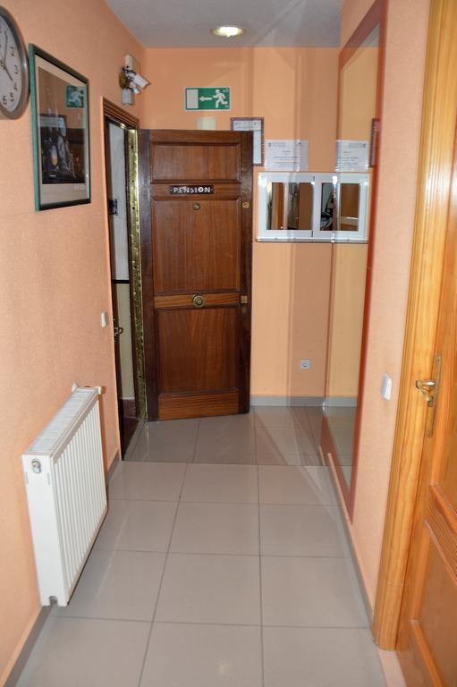 Pension Navarra Мадрид Екстер'єр фото