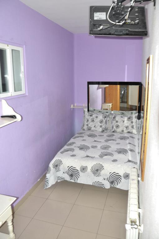 Pension Navarra Мадрид Екстер'єр фото