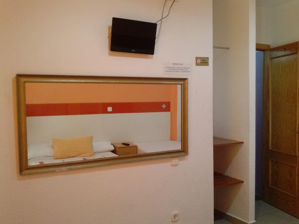 Pension Navarra Мадрид Номер фото